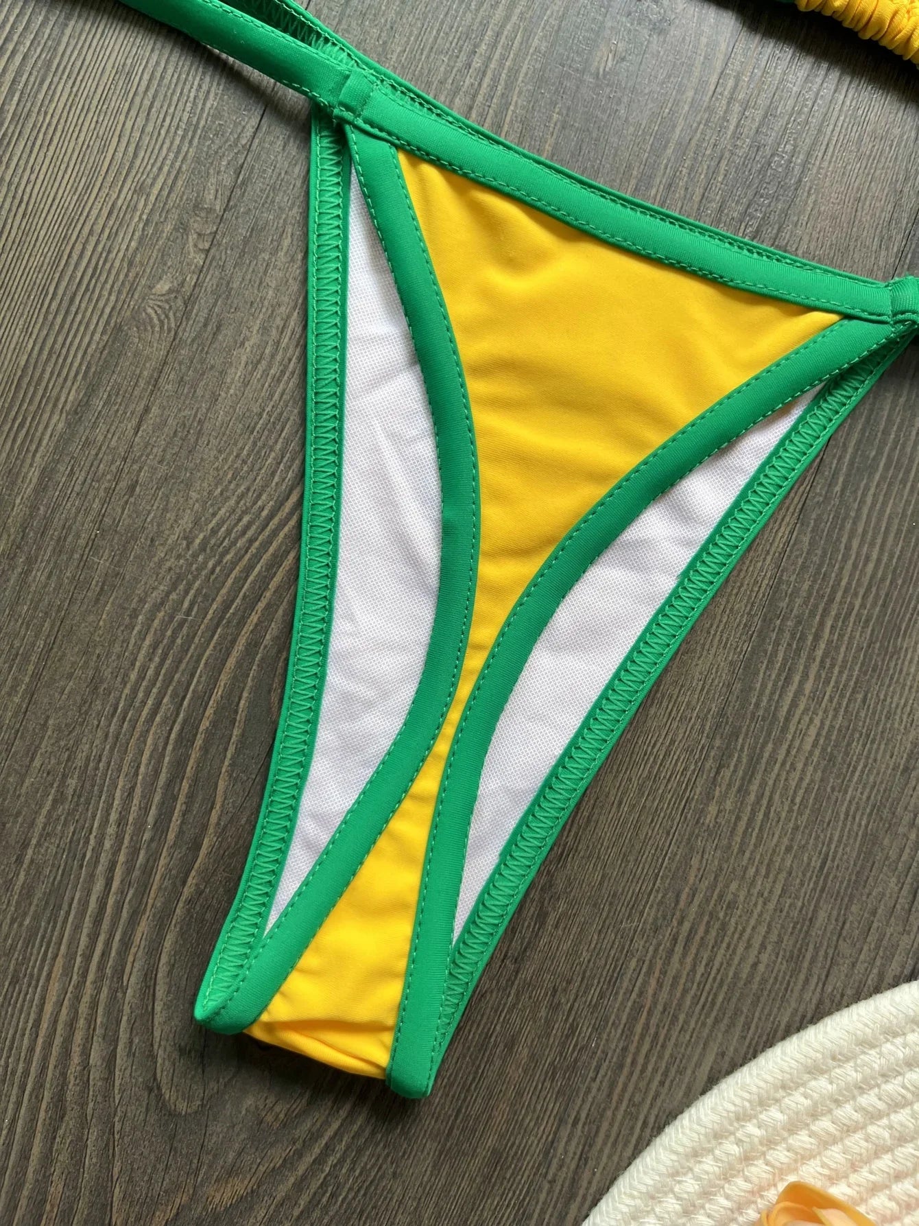 Biquíni Bordado Bandeira do Brasil Patchwork Feminino com Bojo Sem Aro Verão 2026 S M L