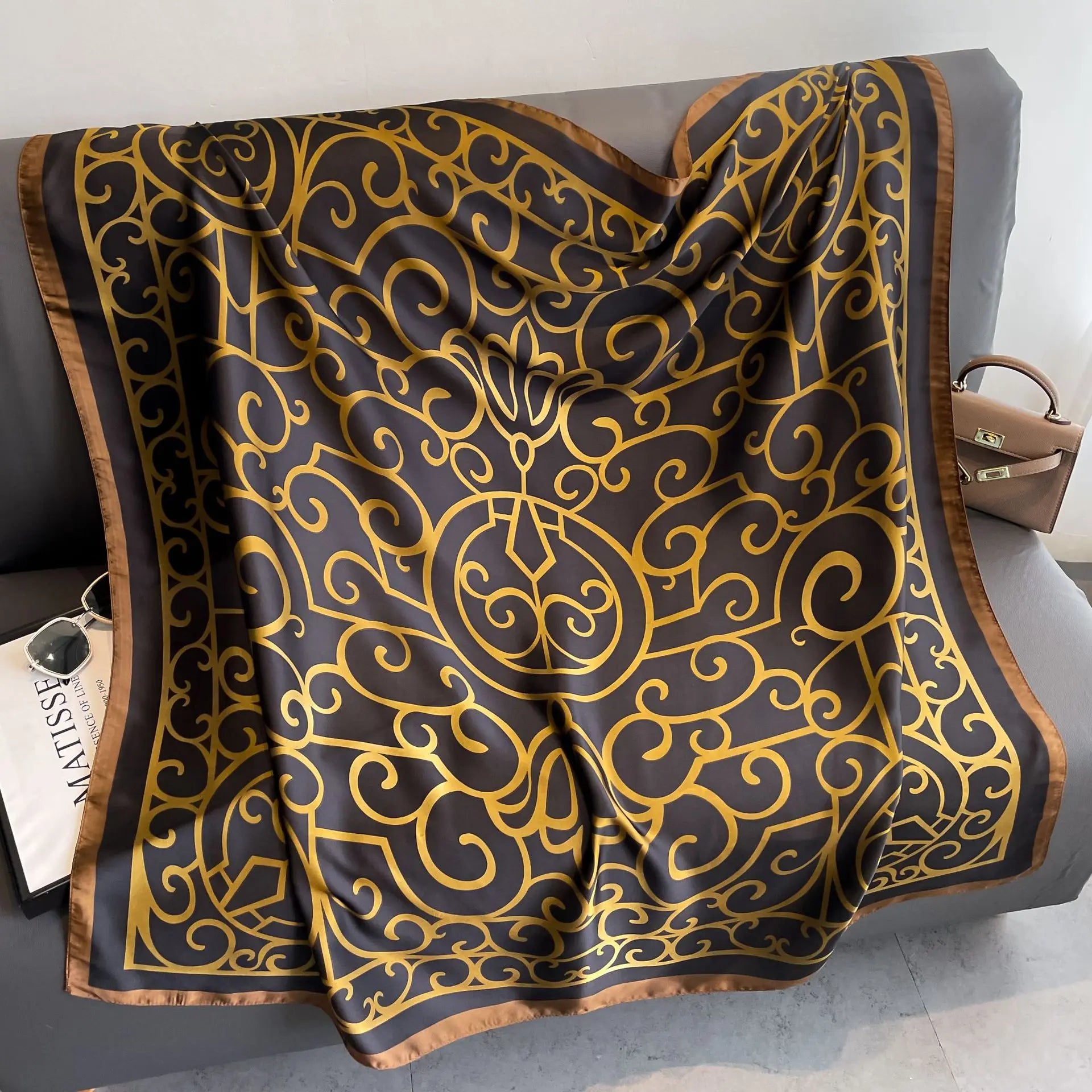Xale Quadrado de Cetim 110x110cm Estampado Feminino Multifuncional para Praia, Cabelo e Hijab