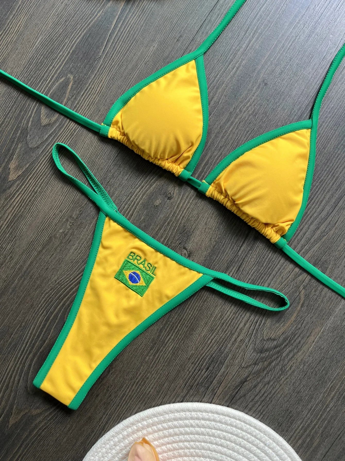 Biquíni Bordado Bandeira do Brasil Patchwork Feminino com Bojo Sem Aro Verão 2026 S M L