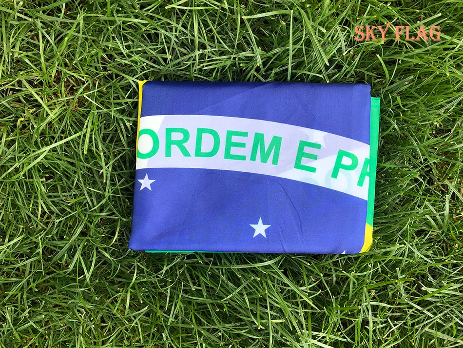 Bandeira do Brasil em Poliéster para Decoração e Torcida 60x90cm e 90x150cm