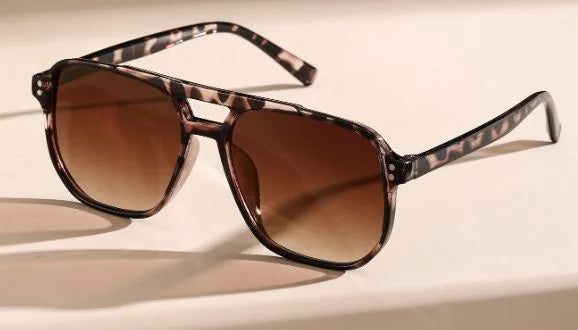 Óculos de Sol Quadrado Punk Retrô Feminino com Proteção UV400 para Praia e Viagem