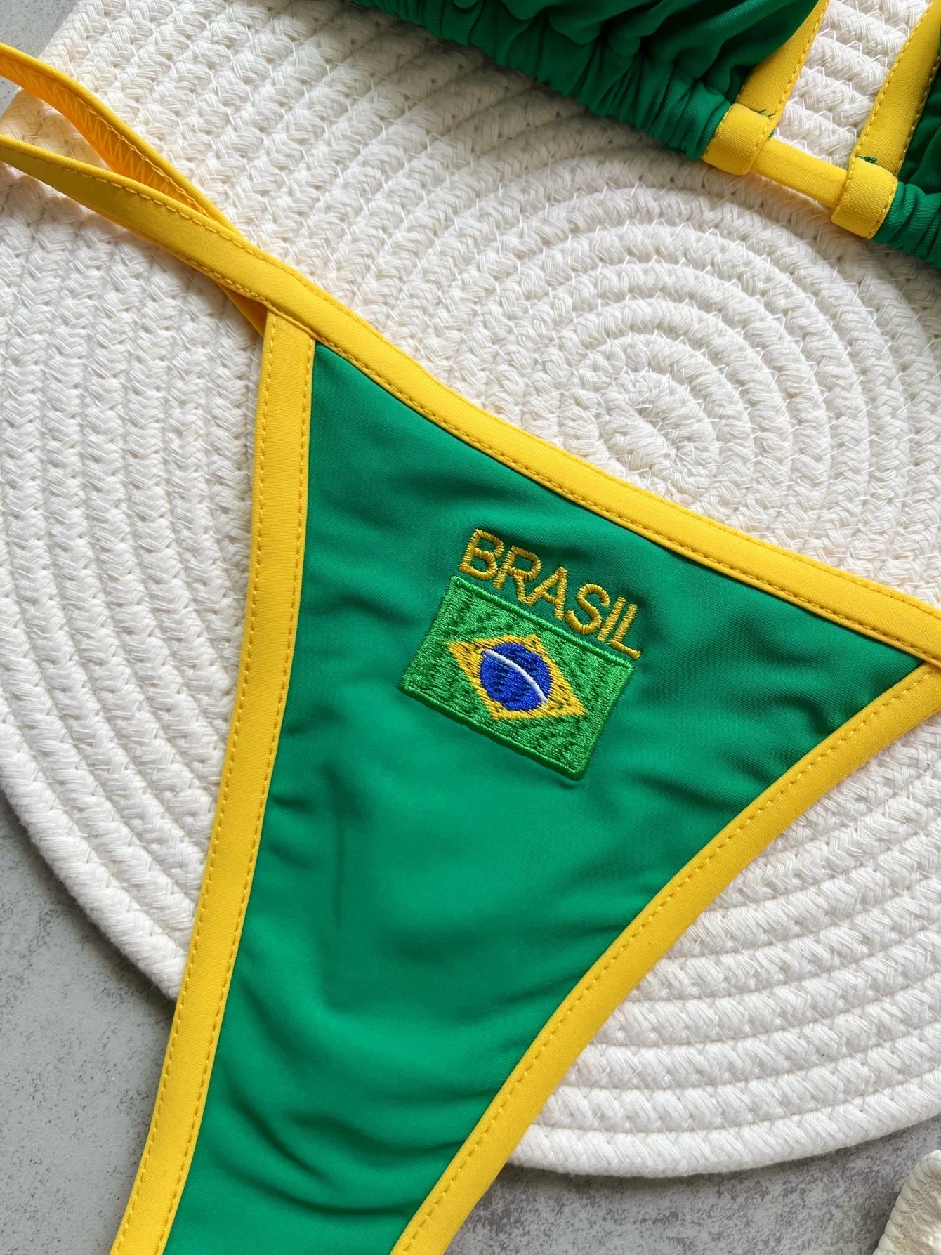 Biquíni Bordado Bandeira do Brasil Patchwork Feminino com Bojo Sem Aro Verão 2026 S M L
