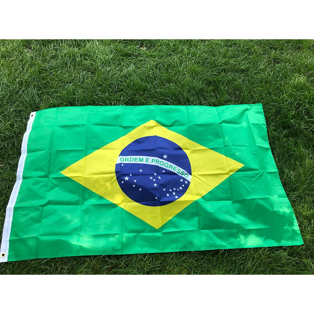 Bandeira do Brasil em Poliéster para Decoração e Torcida 60x90cm e 90x150cm