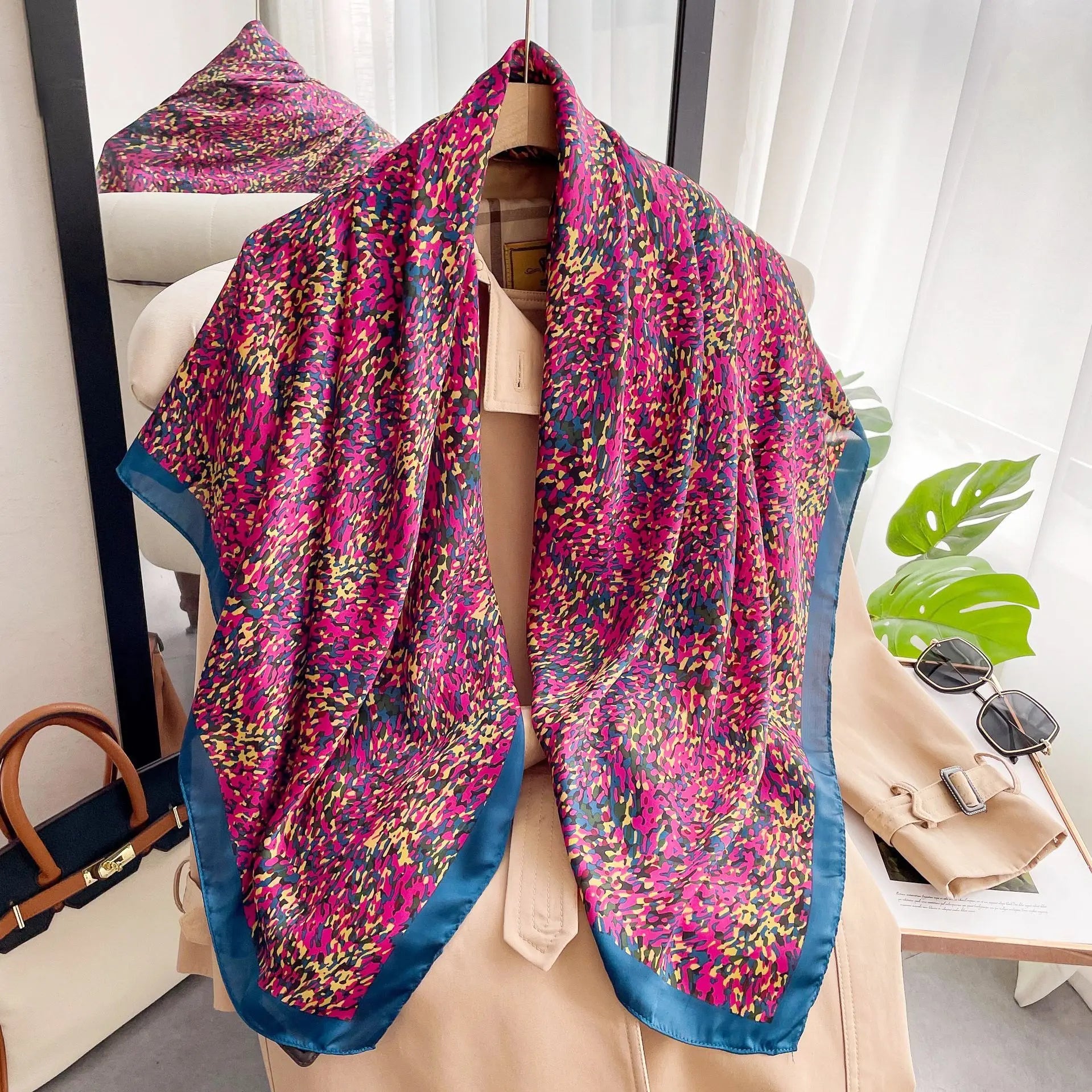 Xale Quadrado de Cetim 110x110cm Estampado Feminino Multifuncional para Praia, Cabelo e Hijab