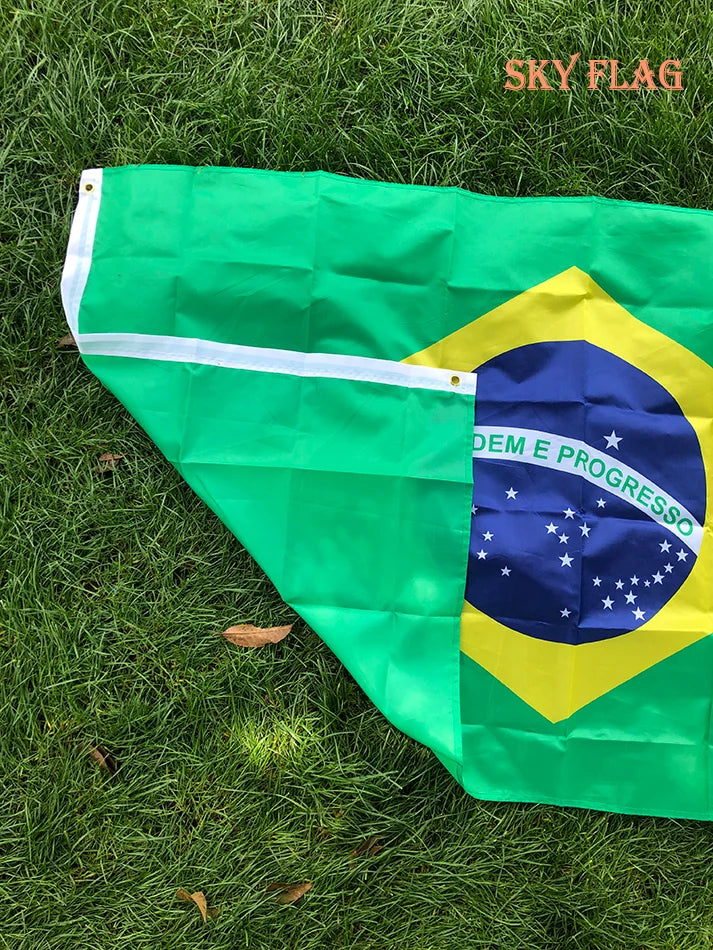 Bandeira do Brasil em Poliéster para Decoração e Torcida 60x90cm e 90x150cm