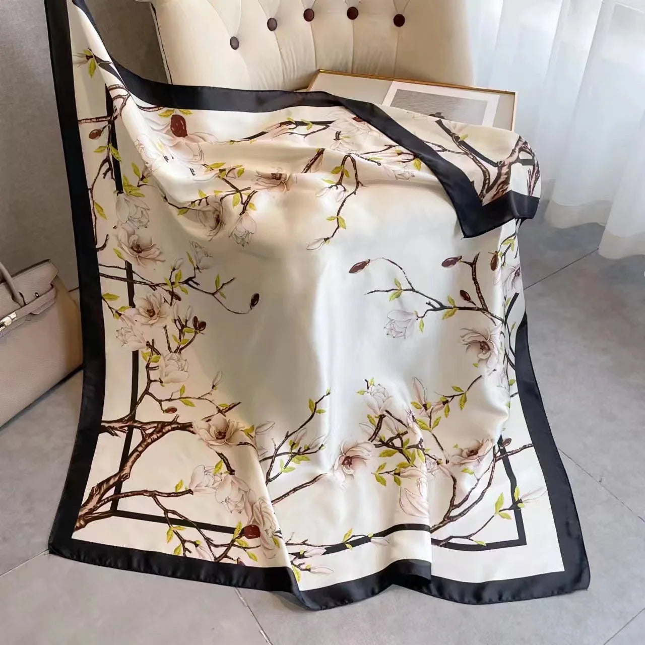 Xale Quadrado de Cetim 110x110cm Estampado Feminino Multifuncional para Praia, Cabelo e Hijab